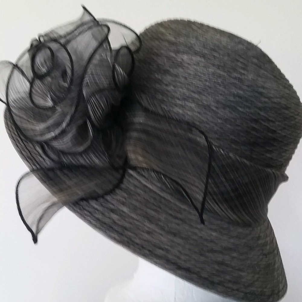 ROMANTIC SILVER AND GRAY LADIES HAT!